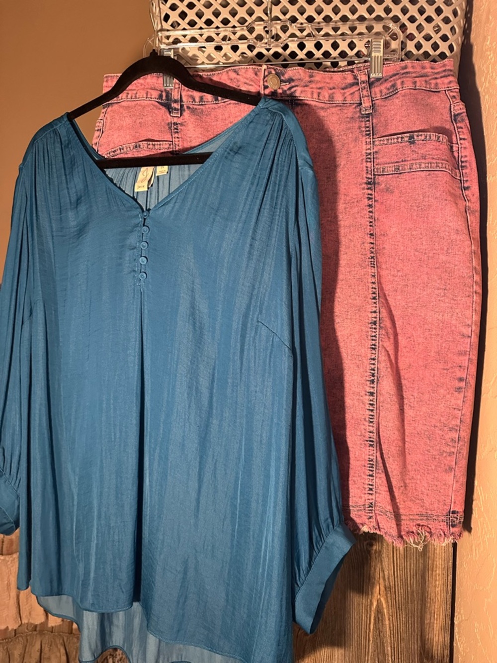 Totally ‘80s! Pink Acid-Wash Denim Skirt - Picture 5 of 5